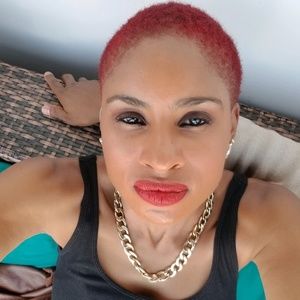 Meet your Posher, Latisha